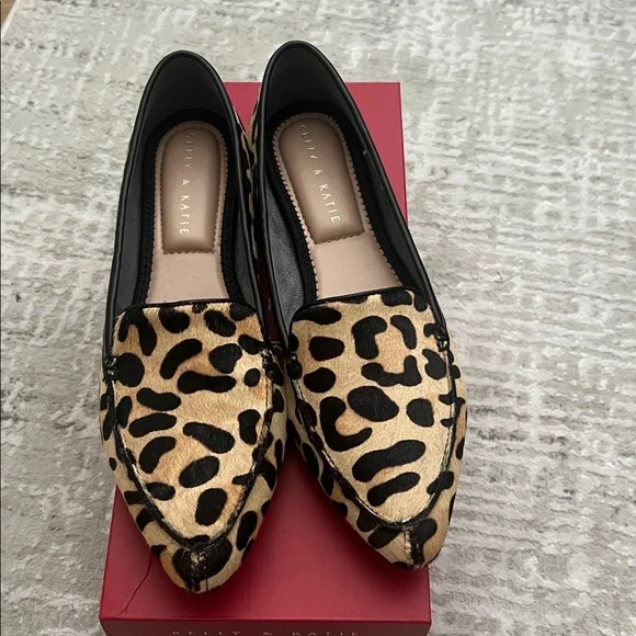 Kelly & Katie Animal Print Flats - Picture 2 of 3